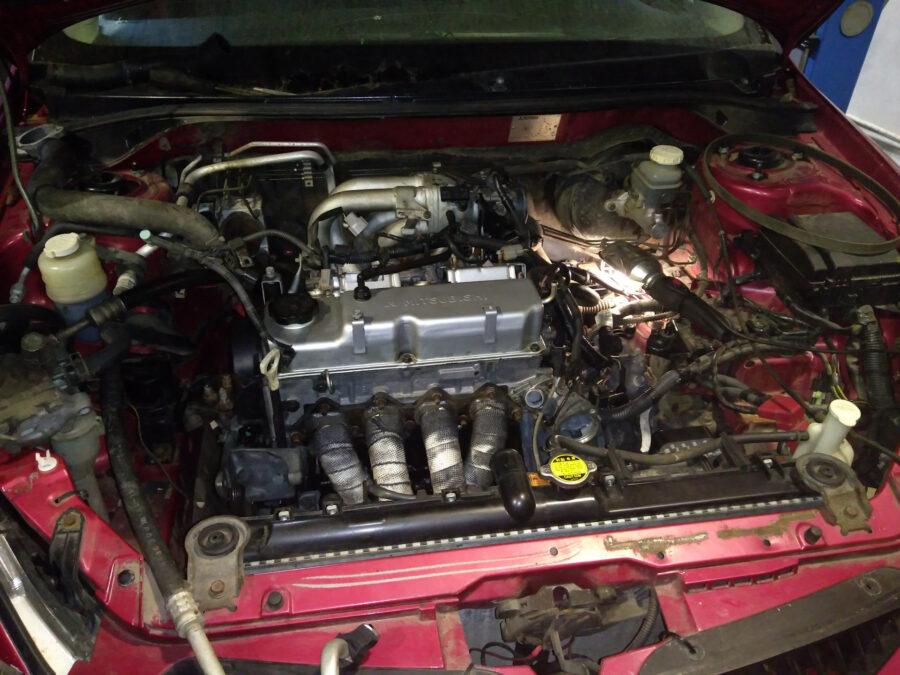 Mitsubishi 4G18 1.6L motor