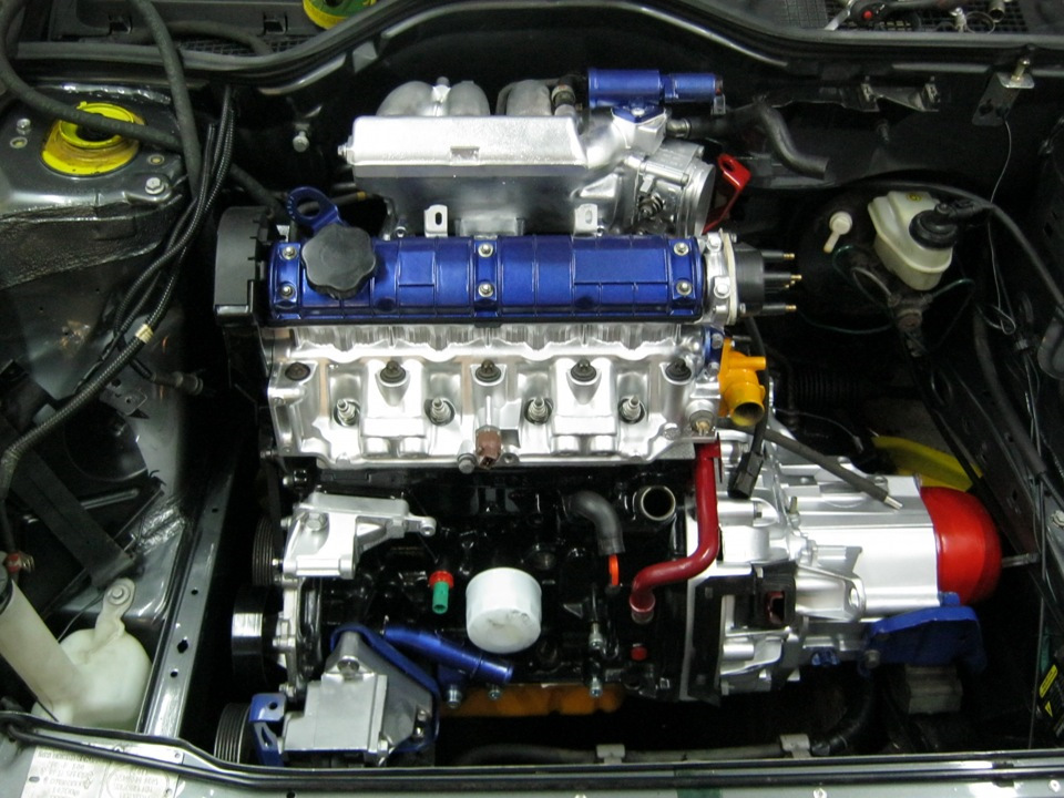 Renault F3R 2.0 liter motor
